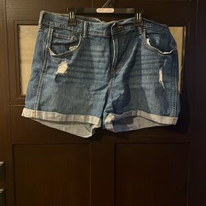 Size 16 - Old Navy boyfriend Jean shorts excellent condition